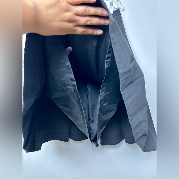 SINCLAIRE BLACK FLARE Pleated Zip Back Knee length Skirt Size 4 - Picture 9 of 11